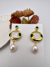 Load image into Gallery viewer, Freshwater crystal and baroque pearl earrings
