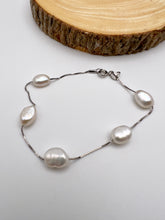 Load image into Gallery viewer, silver bracelet with fresh water pearl
