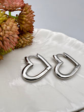 Load image into Gallery viewer, Medium thick heart silver plated earring
