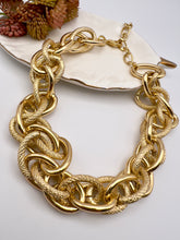 Load image into Gallery viewer, Chunky link shine and matte necklace
