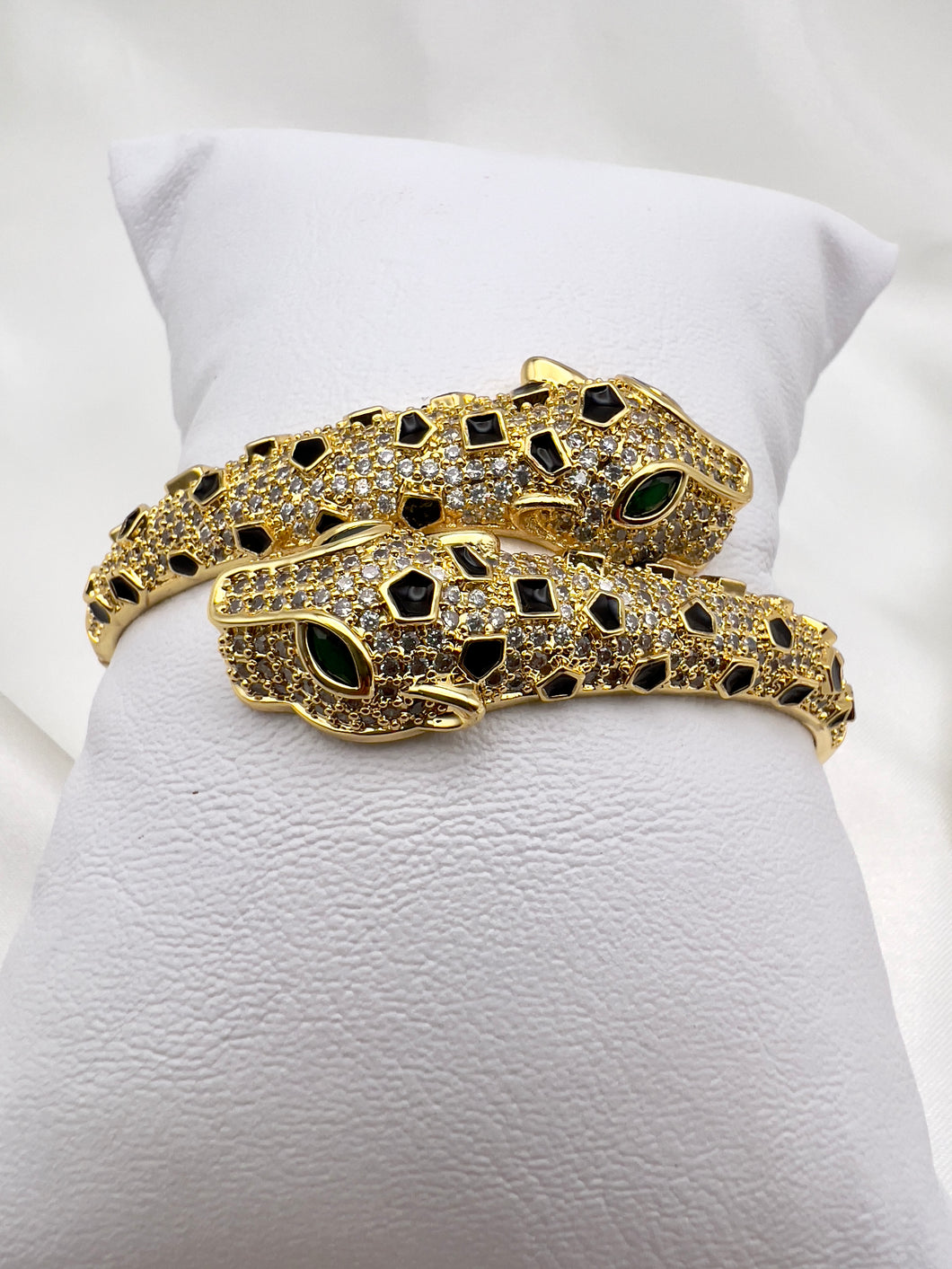 Jaguar studded emerald eye bracelet