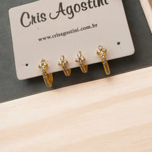 Load image into Gallery viewer, Set of 2 flower detail hoop earrings
