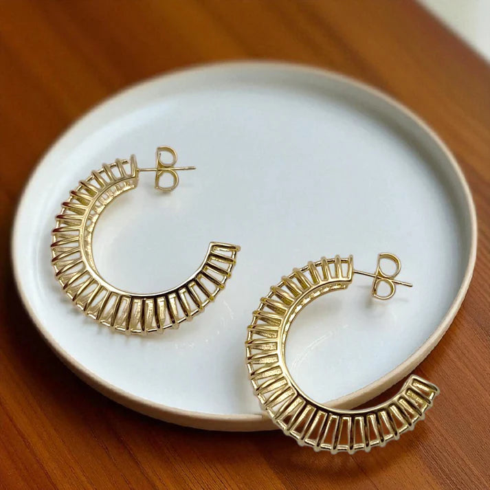 Striped hoop push back