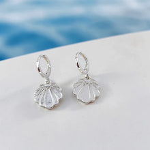 Load image into Gallery viewer, Small hoop single shell earrings
