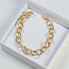 Load image into Gallery viewer, Classic oval link bracelet
