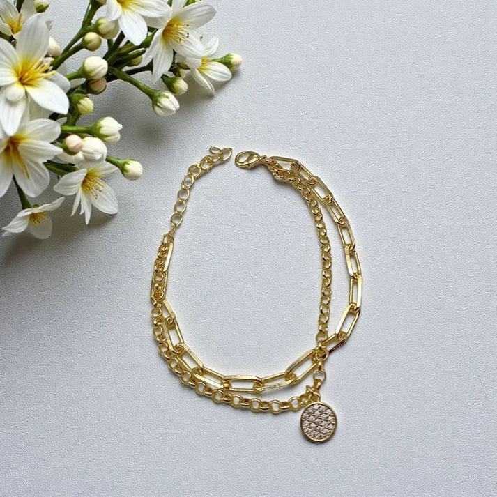 Two different chains round pendant bracelet