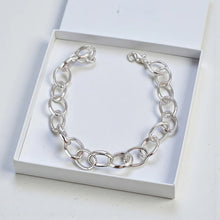 Load image into Gallery viewer, Classic oval link bracelet
