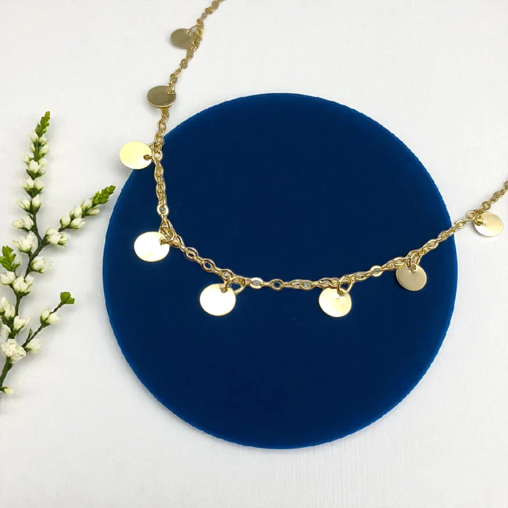 Long necklace small medals hanging