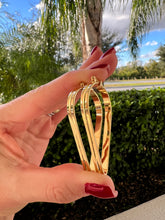 Load image into Gallery viewer, Leaf shape hoop maxi earrings
