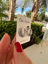 Load image into Gallery viewer, Colorful zirconia sides hoop rhodium earrings
