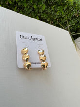 Load image into Gallery viewer, Three golden hearts earrings
