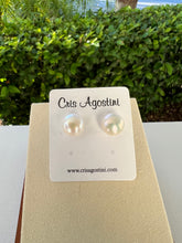 Load image into Gallery viewer, Larger freshwater pearl earring
