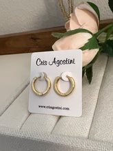 Load image into Gallery viewer, basic gold hoop earring
