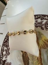 Load image into Gallery viewer, Design oval link bracelet
