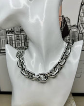 Load image into Gallery viewer, Extra  Light chunky chain necklace
