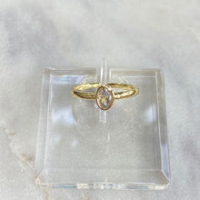 Load image into Gallery viewer, Adjustable Solitaire Ring
