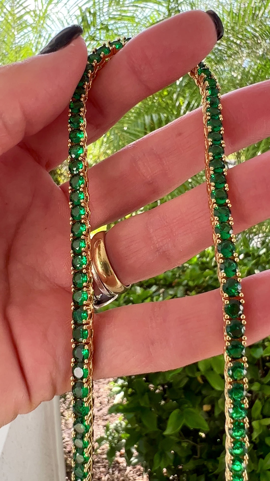 Green zirconia diamond necklace