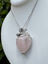 Load image into Gallery viewer, Natural Stone heart shape bow necklace

