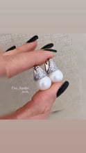 Load image into Gallery viewer, Lady Di pearl earrings
