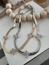 Load image into Gallery viewer, Ribbon butterfly details choker necklace
