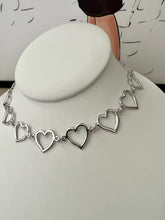 Load image into Gallery viewer, Open heart light choker necklace
