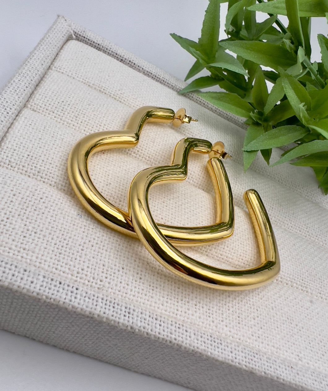 Maxi hollow tube heart shape earring