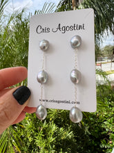 Load image into Gallery viewer, Pearl freshwater drop earrings
