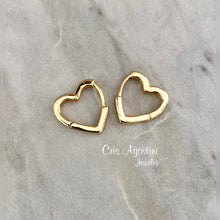 Load image into Gallery viewer, Basic heart hoop earrings
