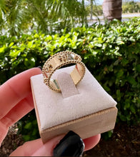 Load image into Gallery viewer, Famous brand clover ring
