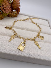 Load image into Gallery viewer, Small link padlock key bracelet
