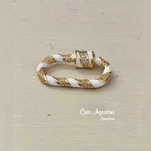 Load image into Gallery viewer, Oval enameled clasp for necklaces
