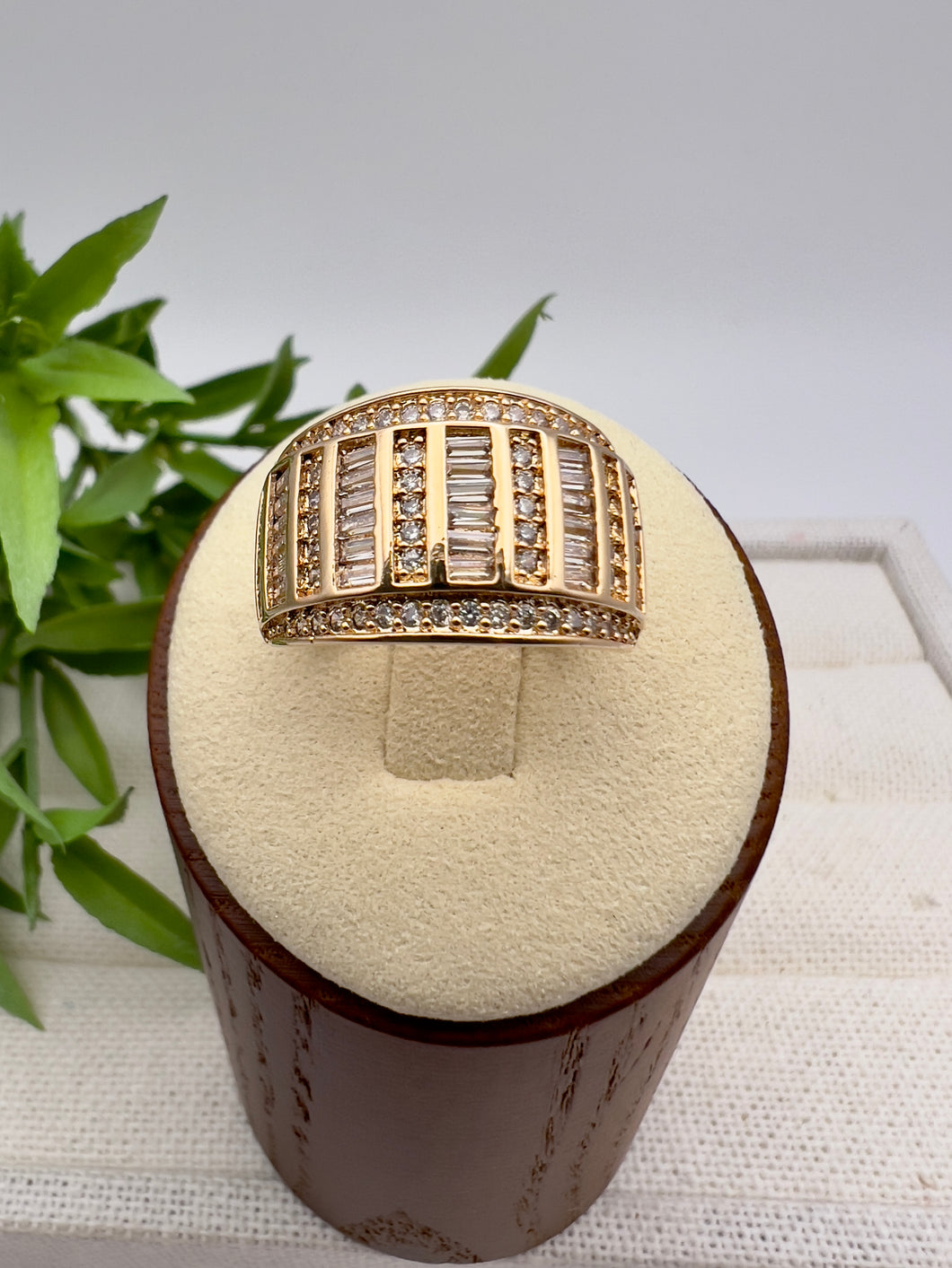 Cut cz ring with outline pave stripes