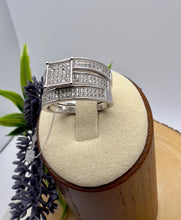 Load image into Gallery viewer, Solitaire pave princess 3 ring set
