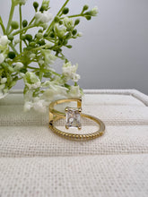 Load image into Gallery viewer, Double band and half solitaire ring
