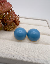 Load image into Gallery viewer, Medium button enameled seductive earrings
