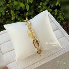 Load image into Gallery viewer, Gold plated cowrie shell bracelet
