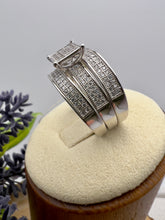 Load image into Gallery viewer, Solitaire pave princess 3 ring set
