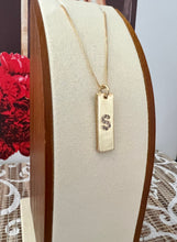 Load image into Gallery viewer, plate initial name necklace
