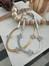 Load image into Gallery viewer, Ribbon butterfly details choker necklace
