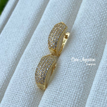 Load image into Gallery viewer, Zirconia studded arrowhead earrings
