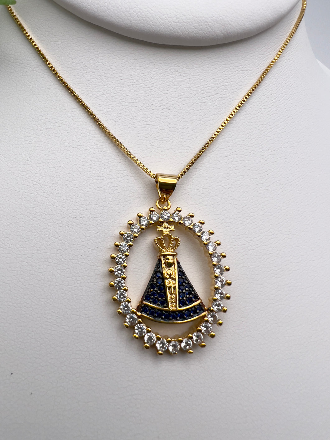 Virgin Mary oval cz detail