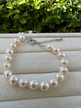 Load image into Gallery viewer, Medium freshwater pearl bracelet clasp
