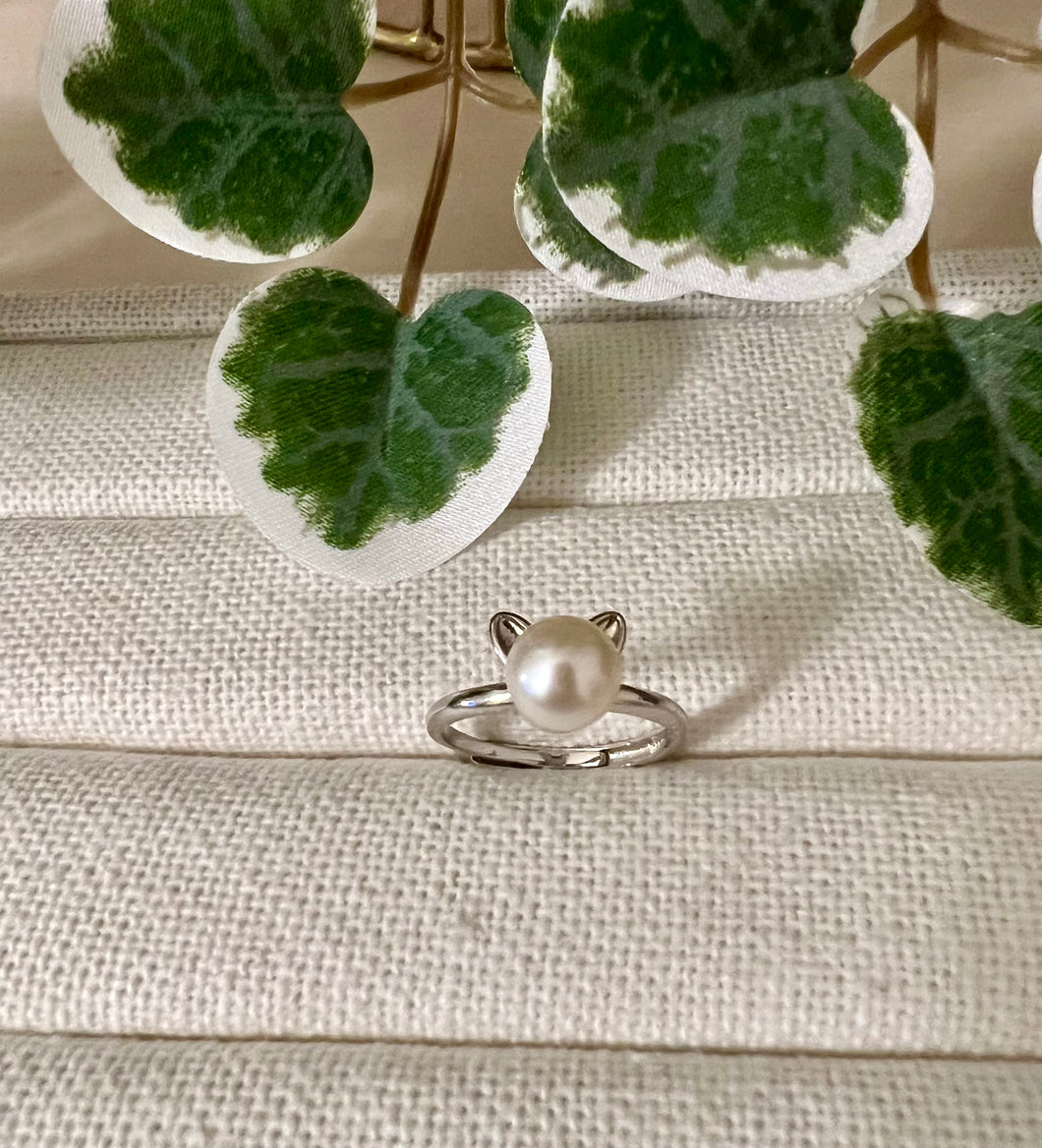 Adjustable silver cat ring