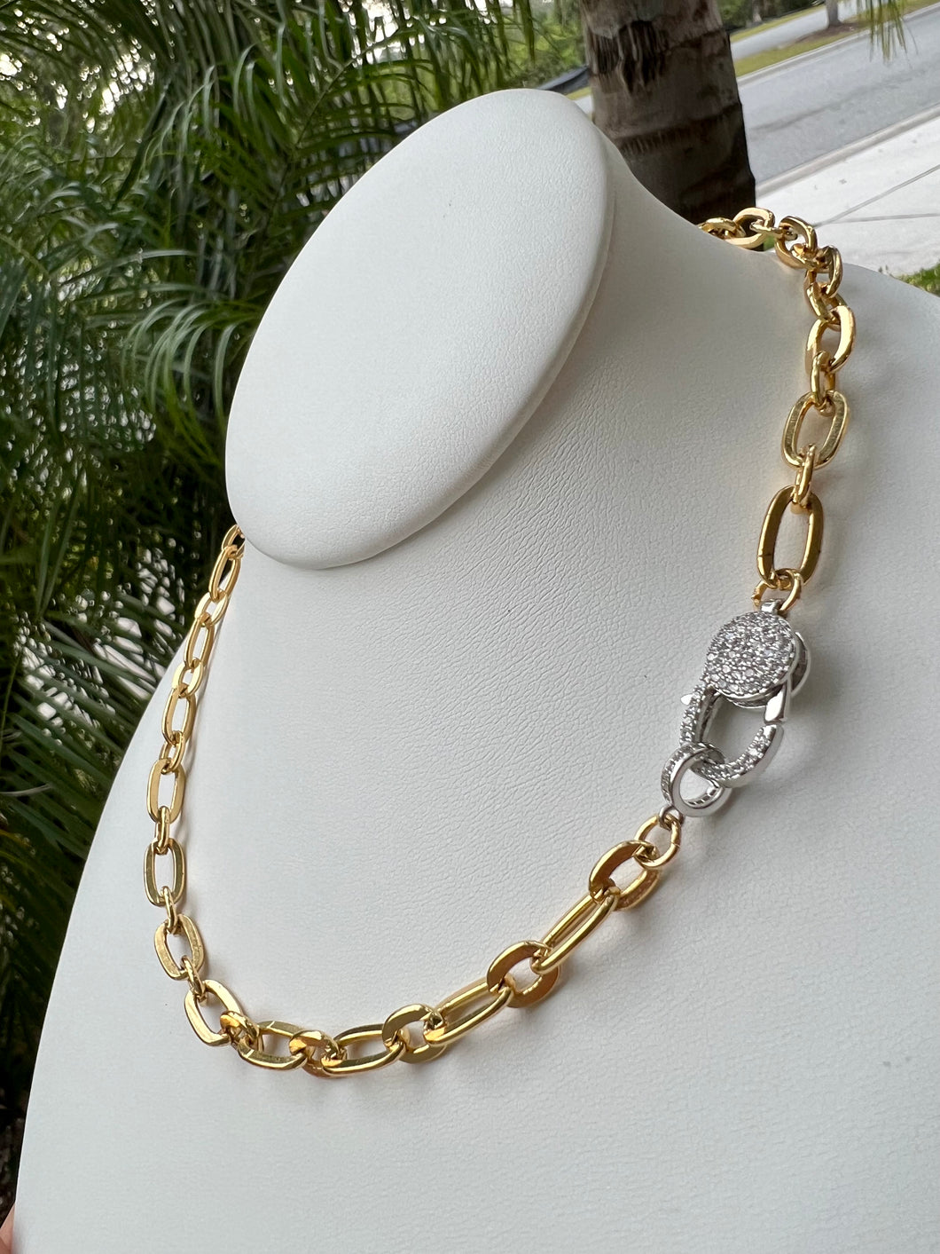 Studded clasp white gold link necklace