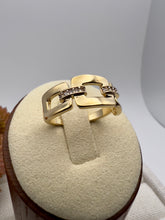 Load image into Gallery viewer, Square link cubic zirconia details ring

