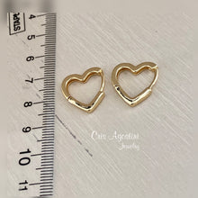 Load image into Gallery viewer, Basic heart hoop earrings
