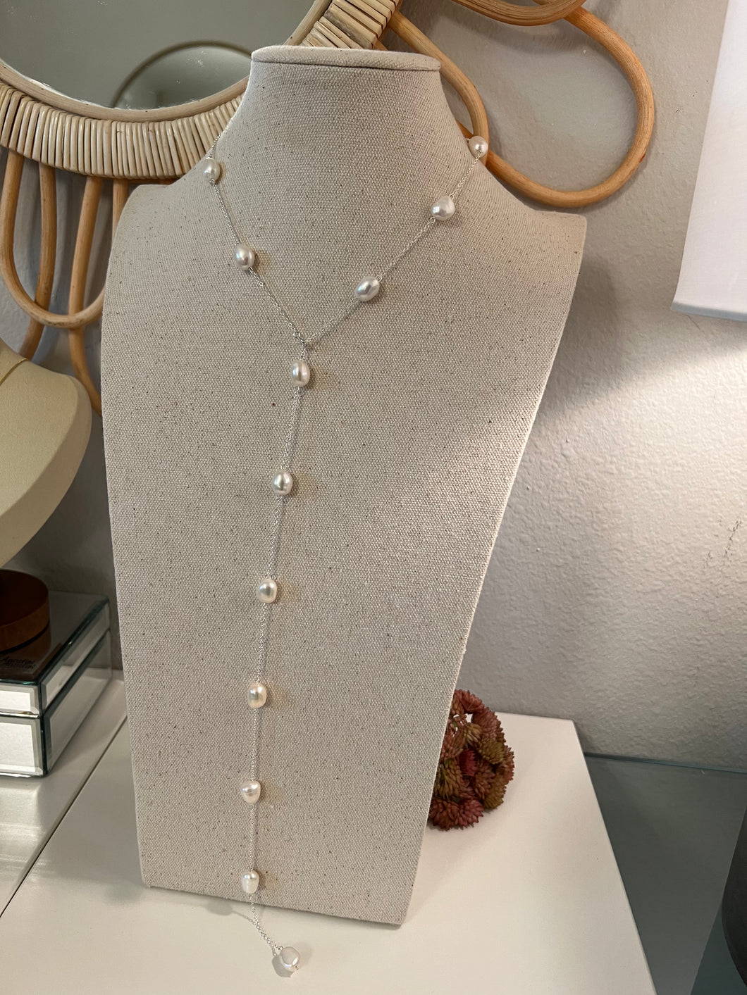 Pearl silver tie necklace