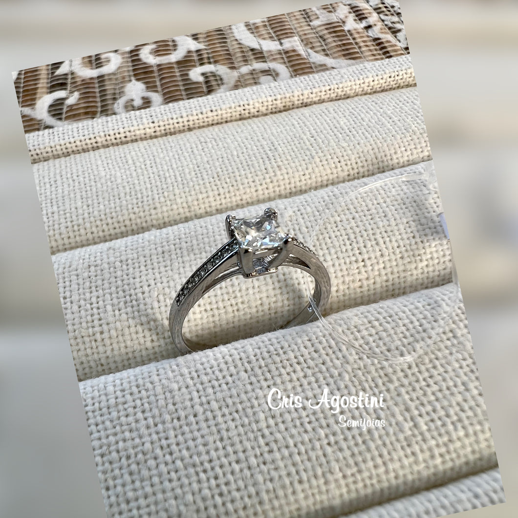 Square zirconia solitaire ring side detail