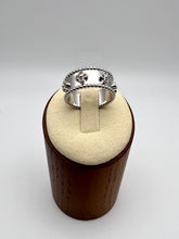 Load image into Gallery viewer, Famous brand clover ring
