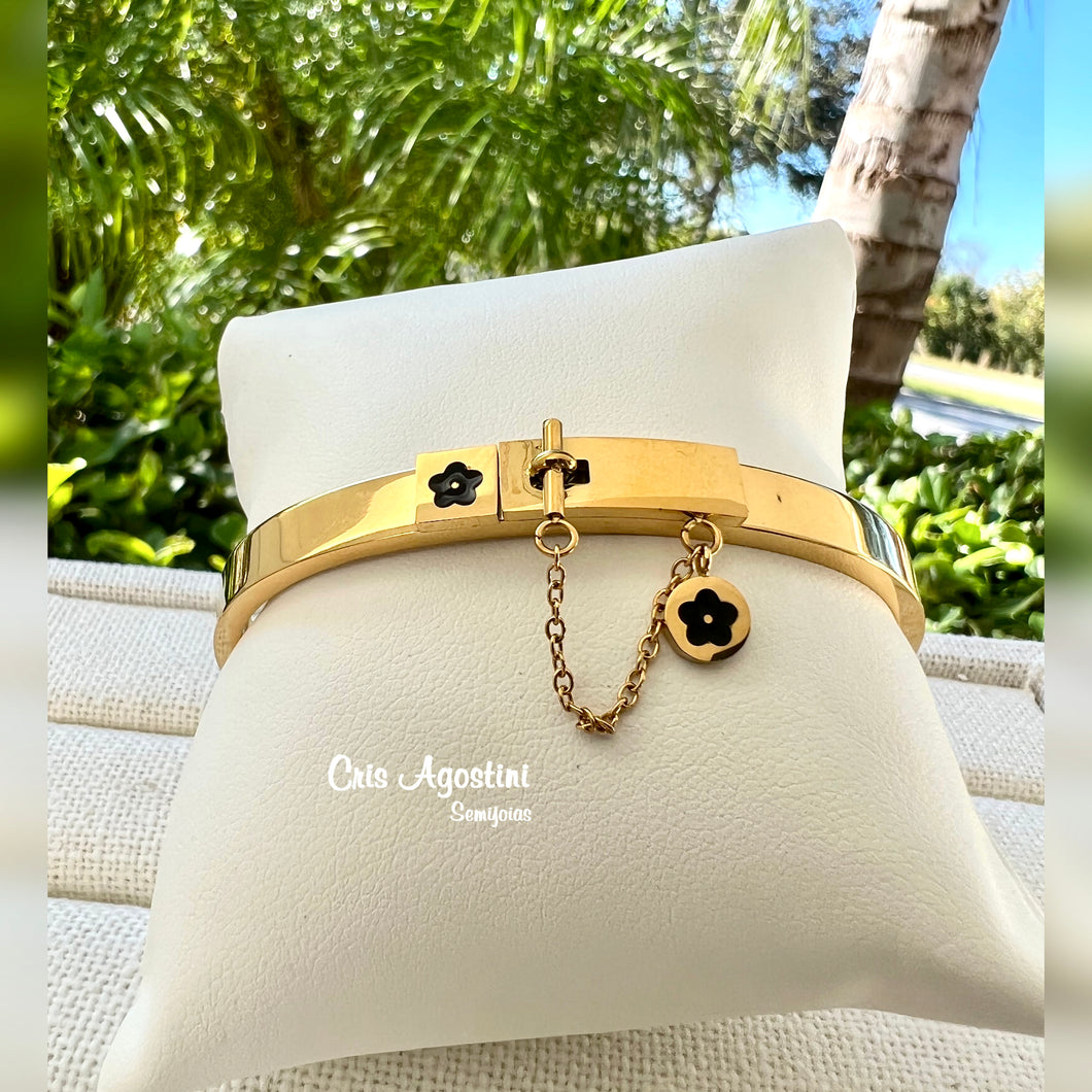 Stainless steel design inspiration bracelet